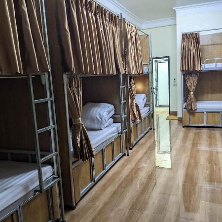 Train Station Backpackers Hostel Нин Бин Екстериор снимка