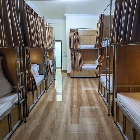 Train Station Backpackers Hostel Нин Бин Екстериор снимка