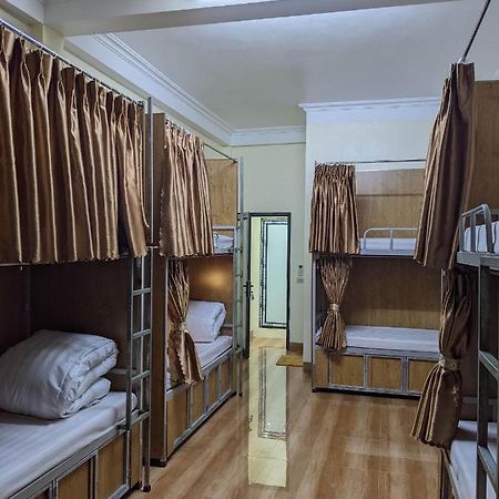 Train Station Backpackers Hostel Нин Бин Екстериор снимка