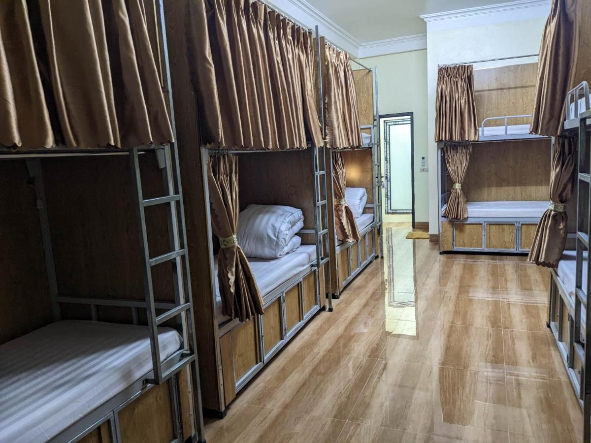 Train Station Backpackers Hostel Нин Бин Екстериор снимка