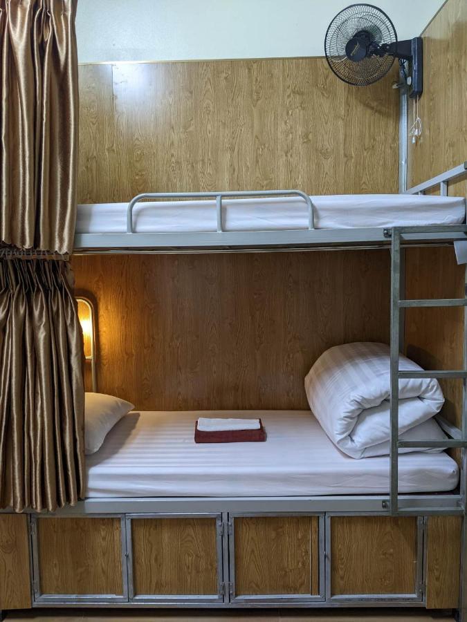 Train Station Backpackers Hostel Нин Бин Екстериор снимка
