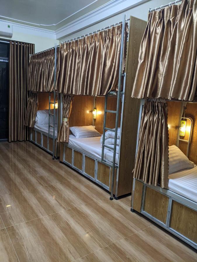 Train Station Backpackers Hostel Нин Бин Екстериор снимка